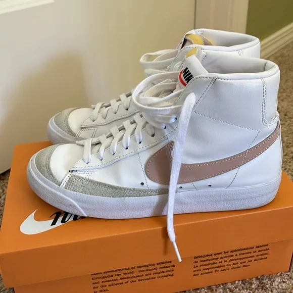 Nike W Blazer Mid ‘77 - Picture 3 of 8